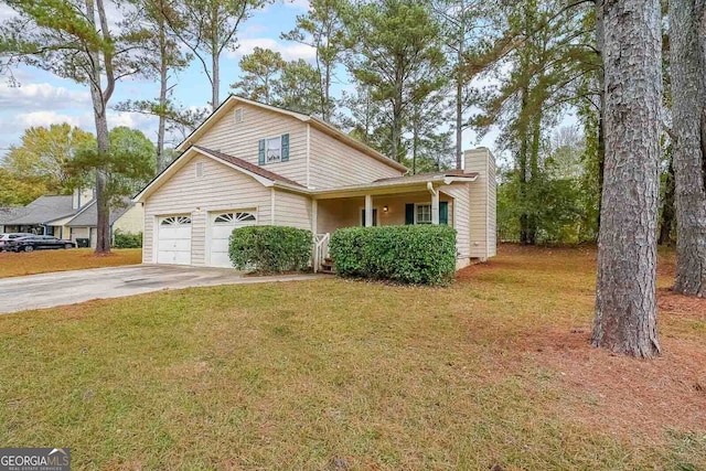 front facade featuring a front yard