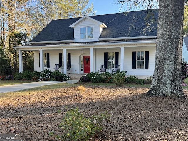 view of front of property featuring a porch