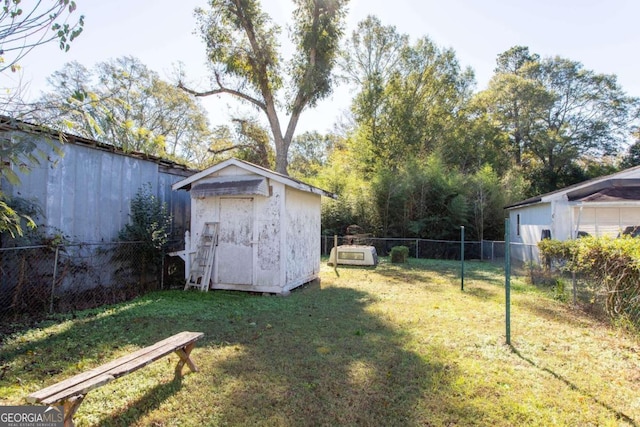 view of yard with a shed