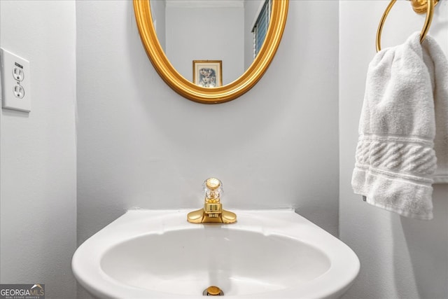 bathroom featuring sink