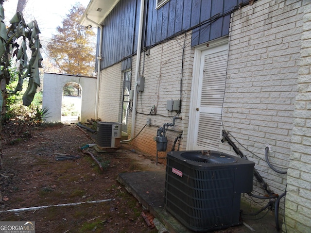 view of home's exterior with cooling unit