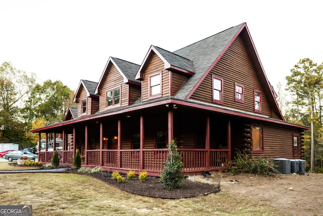 view of front of property featuring a porch