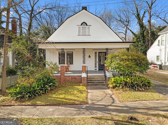 bungalow-style house with covered porch