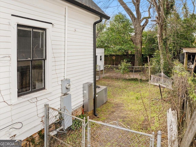 view of side of property