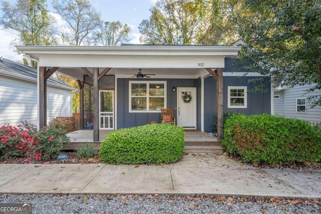 view of front of house featuring ceiling fan and a porch