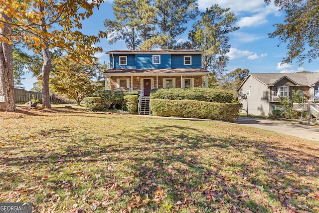 view of front of property with a front yard