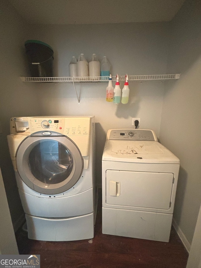 laundry room featuring independent washer and dryer