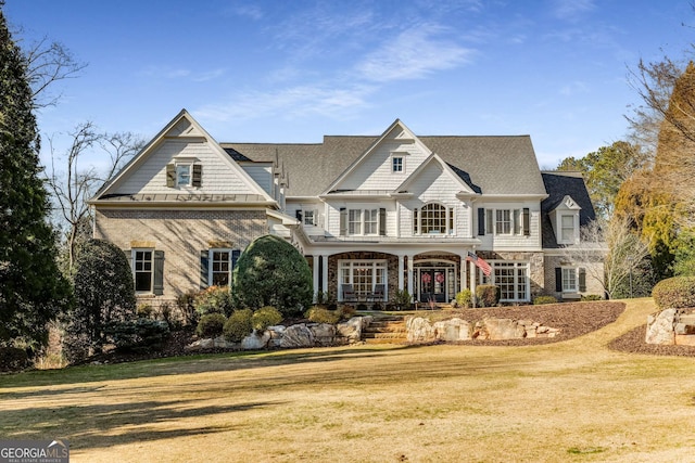 view of front facade with a front lawn