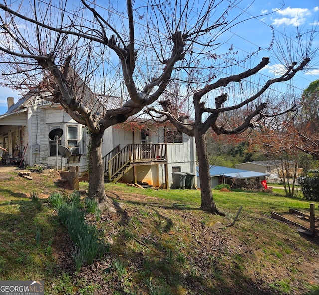 exterior space with a front yard