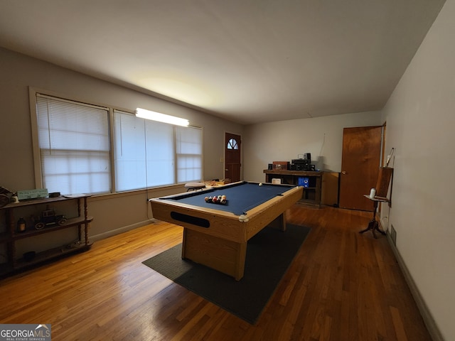 playroom featuring hardwood / wood-style flooring and billiards