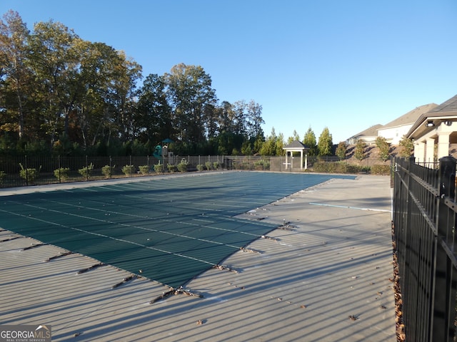 view of swimming pool