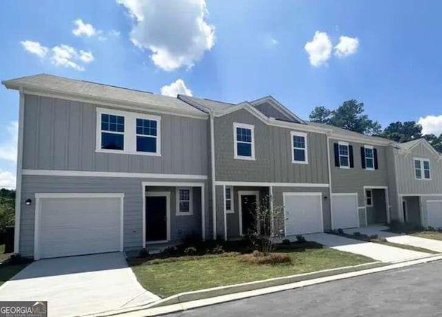 view of front facade featuring a garage