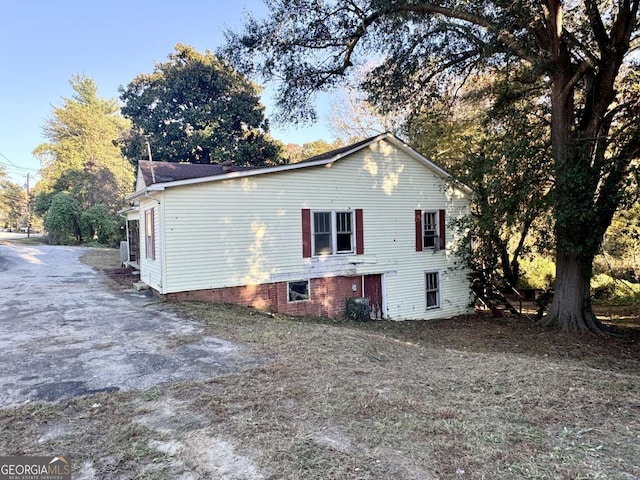 view of home's exterior