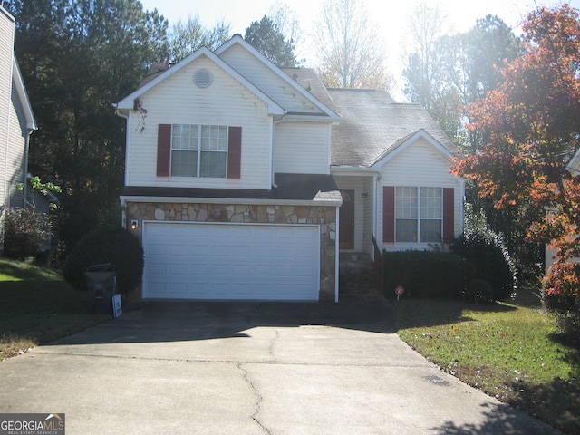 view of front property featuring a garage