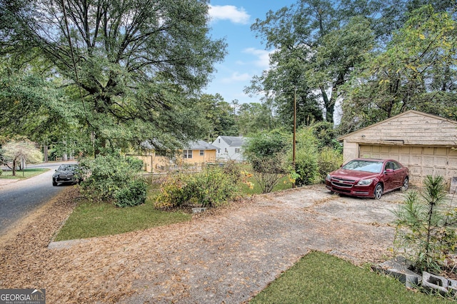 1778 Campbellton Rd SW, Atlanta, GA 30311 - view of yard featuring a garage and an outdoor structure