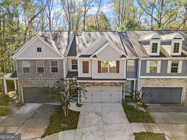 view of front facade with a garage