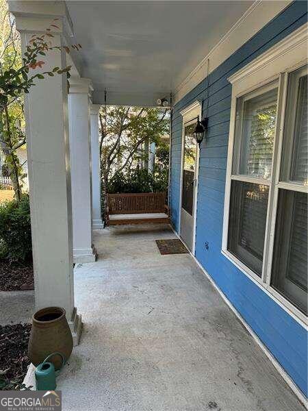 view of patio / terrace with covered porch