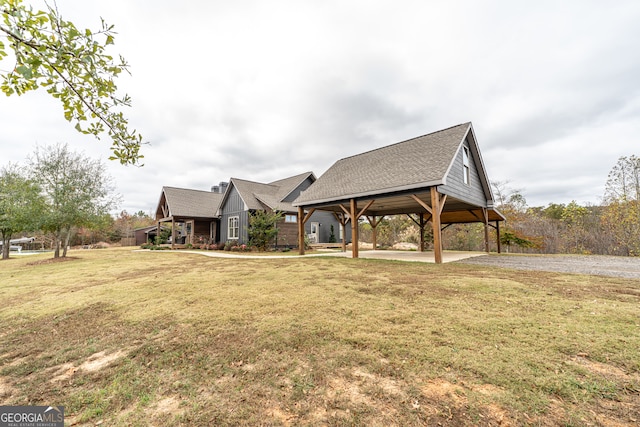 view of front of property with a front yard