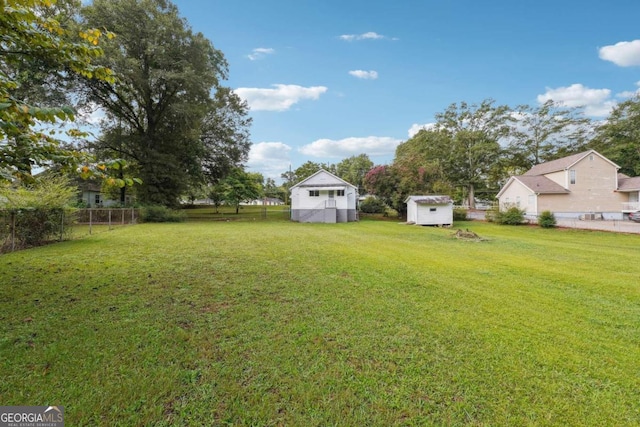 view of yard with a shed