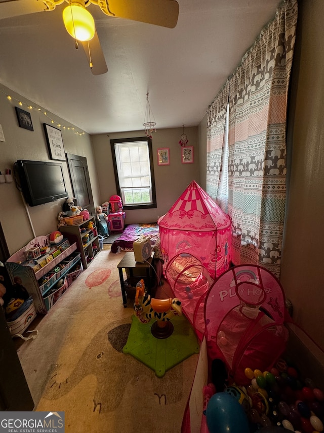 playroom with ceiling fan