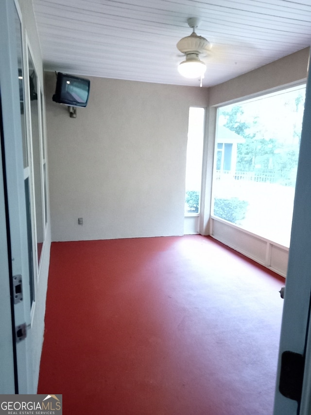 spare room with ceiling fan