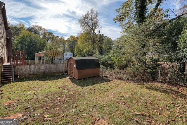 view of yard with a storage shed