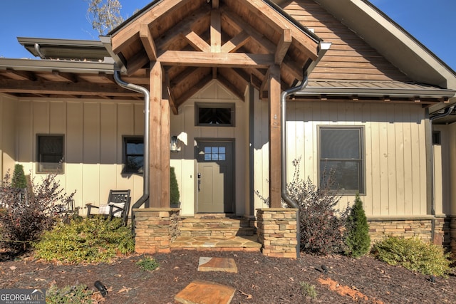 view of property entrance