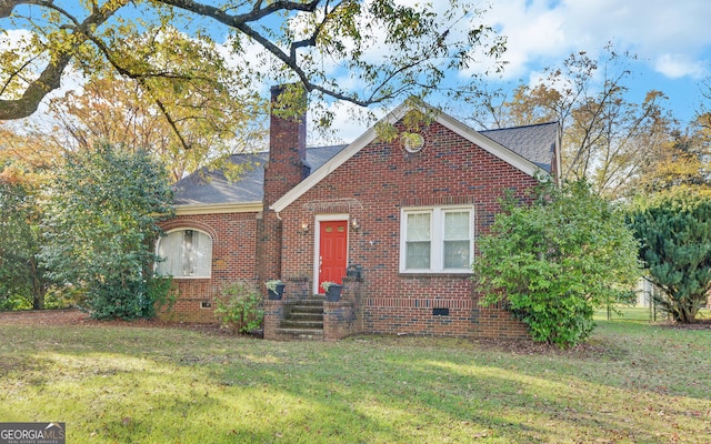 view of front of house with a front yard