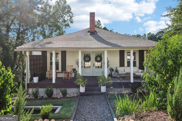 view of front of property featuring a porch and an outdoor hangout area