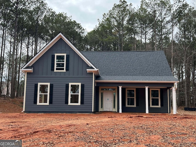 view of front of property featuring a porch