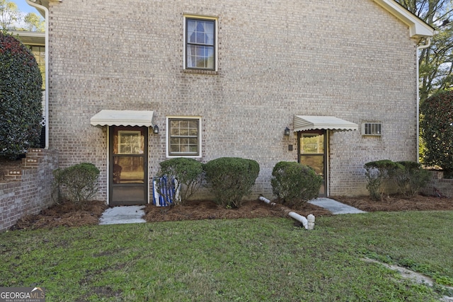 view of front of home with a front yard