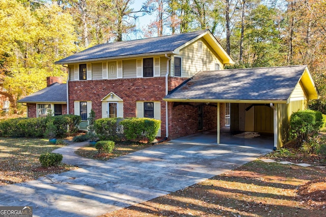 view of front facade featuring a carport