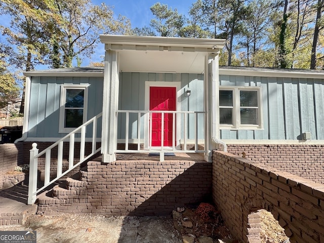 view of doorway to property