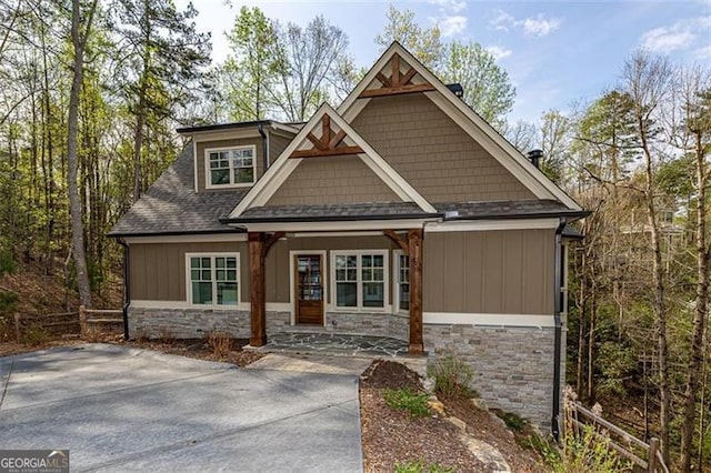 craftsman inspired home featuring a porch