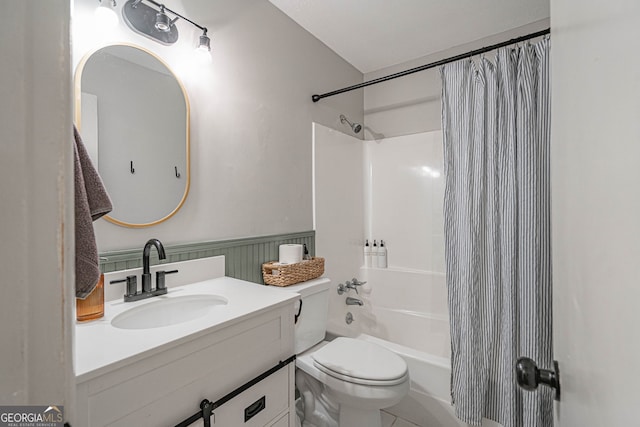 115 Lucian Cir, Savannah, GA 31406 - bathroom featuring shower / bathtub combination with curtain, toilet, and vanity