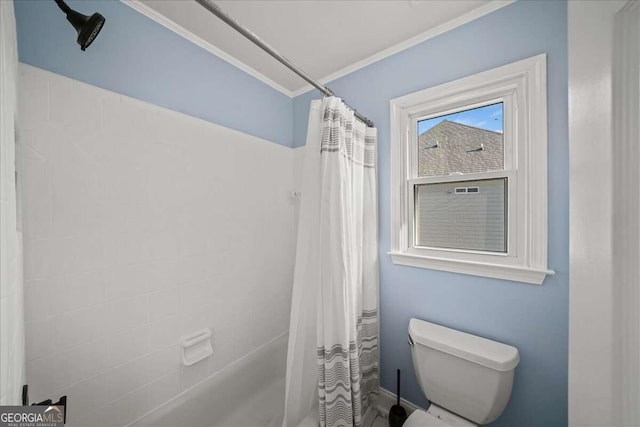 bathroom with toilet, shower / bathtub combination with curtain, and crown molding