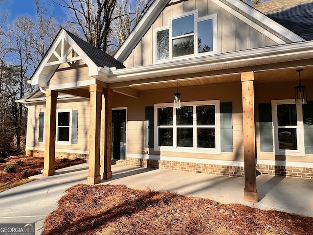 view of front facade with covered porch