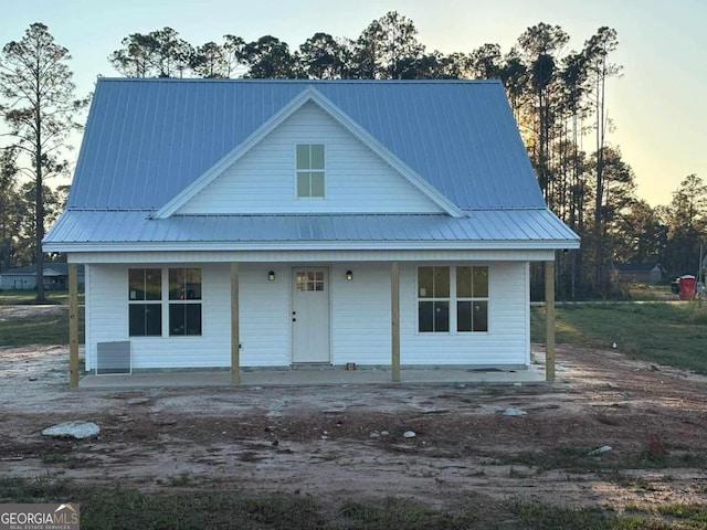 view of front of house with a porch