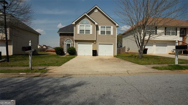 view of front of house featuring a front lawn