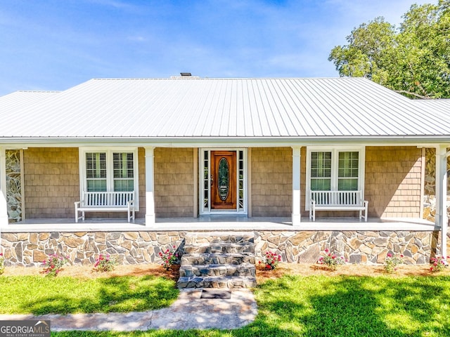 view of front of property featuring a porch