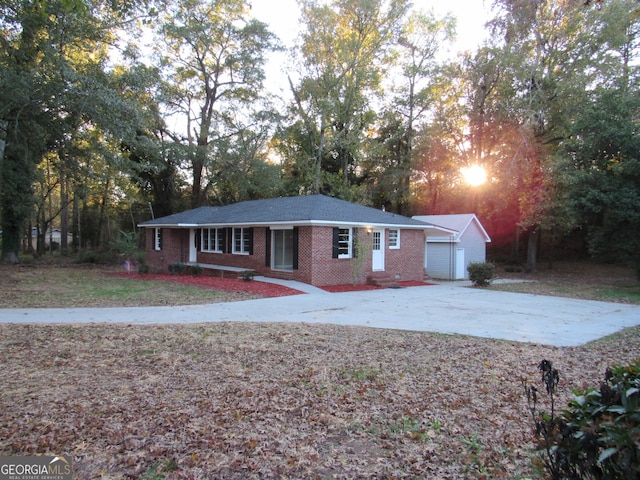 single story home featuring a garage