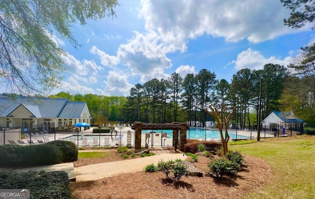 view of swimming pool