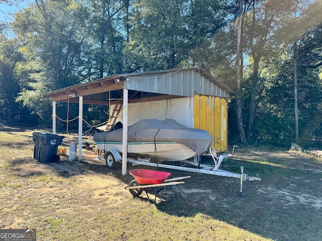 view of outbuilding