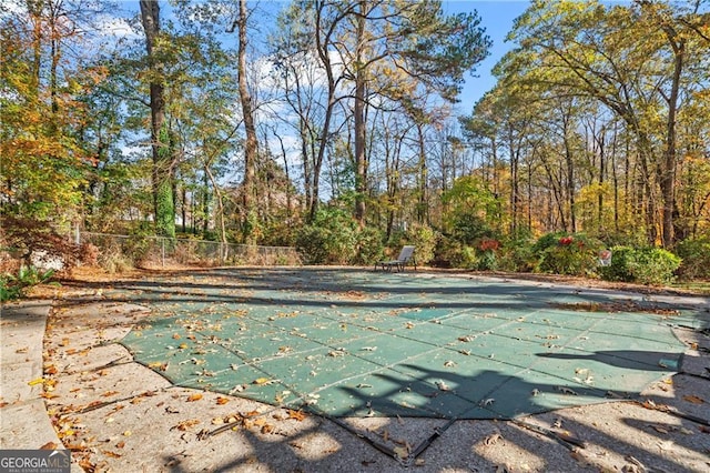 view of swimming pool