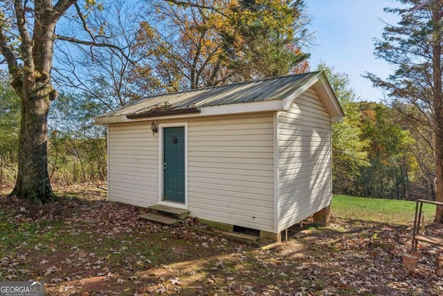 view of outbuilding