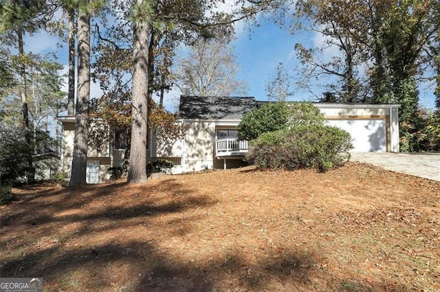 view of front of house featuring a garage