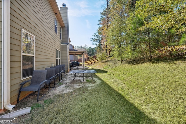 view of yard featuring a patio