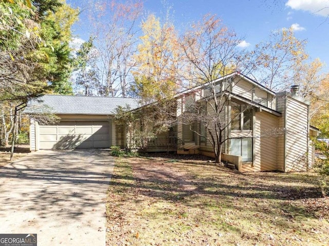 view of front facade featuring a garage