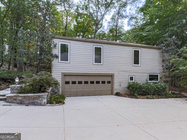 view of front of house featuring a garage