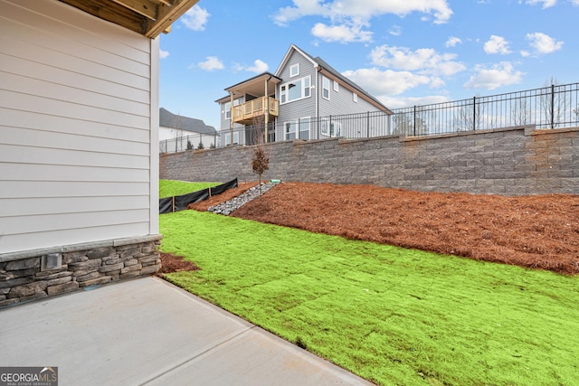 view of yard featuring a patio